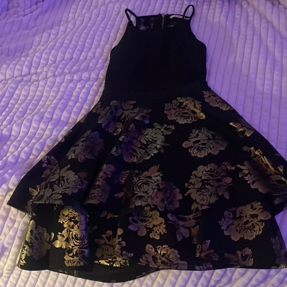 gold and black dress open in the back brand : mi ami